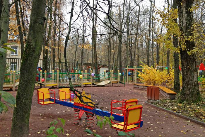 Детские, спортивные площадки и другое оборудование для дворов – под чётким контролем. Поставщик будет оказывать сервисное обслуживание в течение всего срока использования