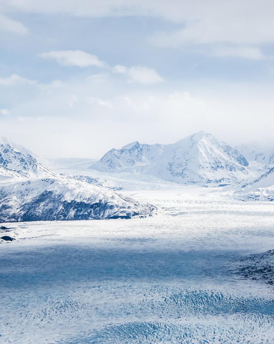 Китай может следить за США: над Аляской сбили подозрительный аэростат