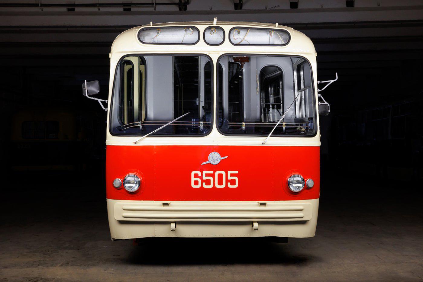 В ближайшее время на троллейбусе будут установлены современные зеркала заднего вида – для удобства