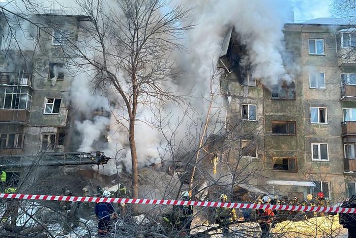 Глава области Новосибирска Анатолий Локоть признал обрушившийся после взрыва газа дом аварийным