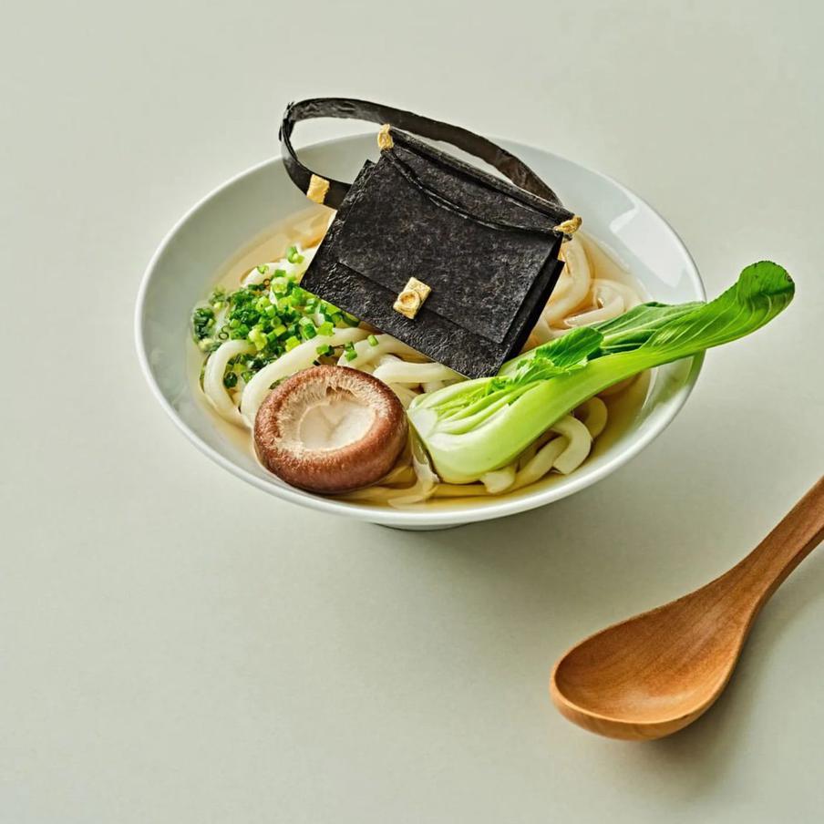 Суп с сумочкой из нори.