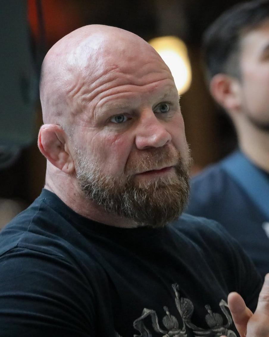 Боец MMA  Джефф Монсон откажется от американского паспорта