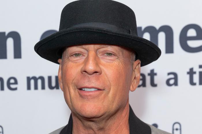 У Брюса Уиллиса диагностировали неизлечимое заболевание