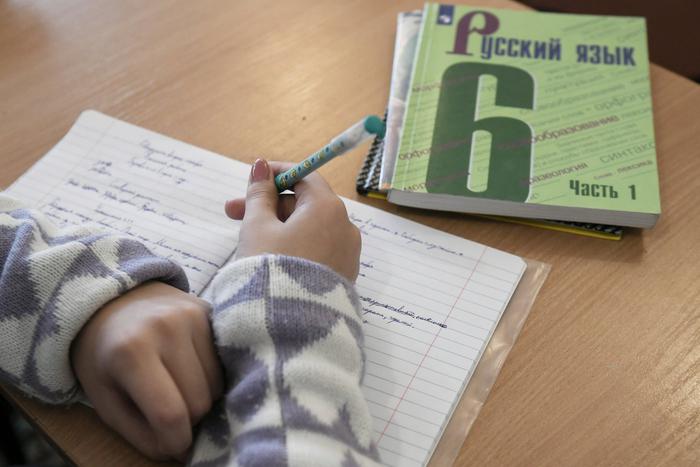 Госдума запретила использовать иностранные слова на госуровне: как новые нормы будут работать на практике