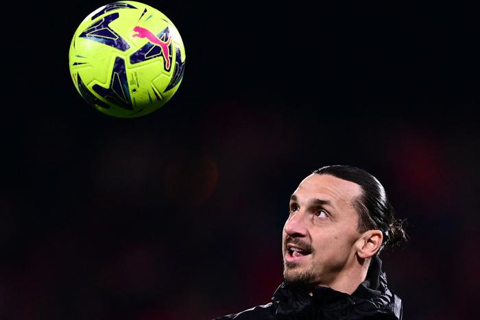 Ибрагимович сыграл бок о бок с сыном: вспоминаем похожие случаи в футболе