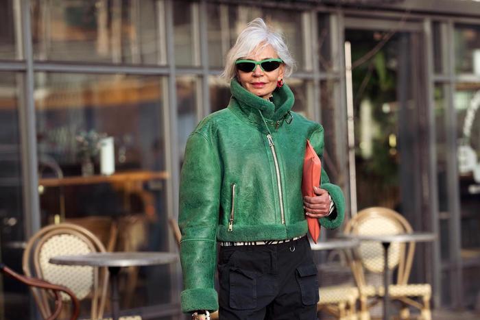 Военные брюки и джинсы карго освежат ваш образ. Стилист рассказывает, с чем их модно носить