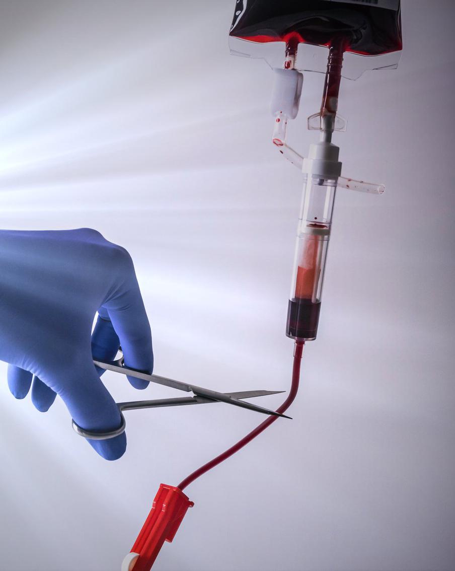 Подросткам и людям в депрессии в Канаде хотят разрешить эвтаназию. Нормально ли это? Разобрались в ситуации с экспертом