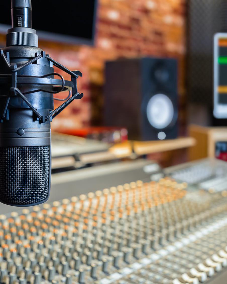 Воздушная тревога оказалась фейком, сообщили в холдинге “Газпром-Медиа Радио”