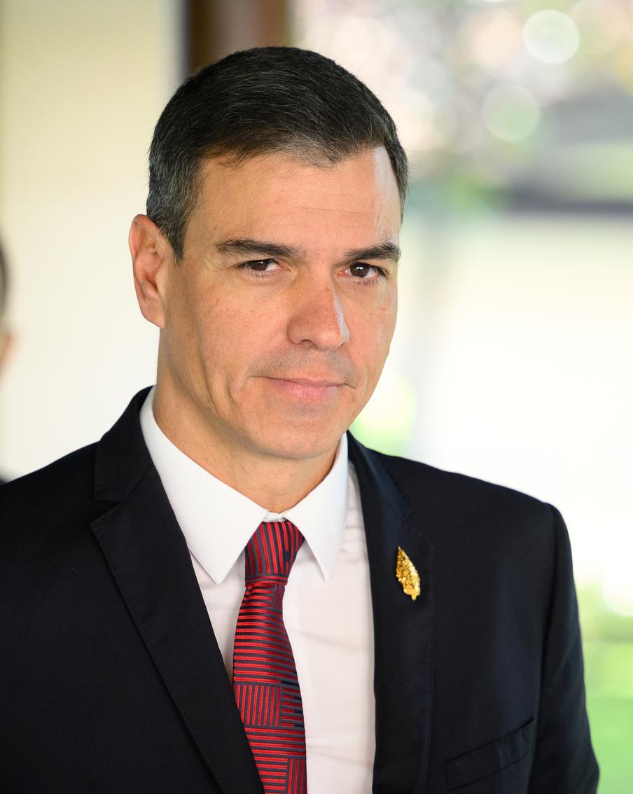 Испанский премьер-министр Педро Санчес приехал в Киев на переговоры