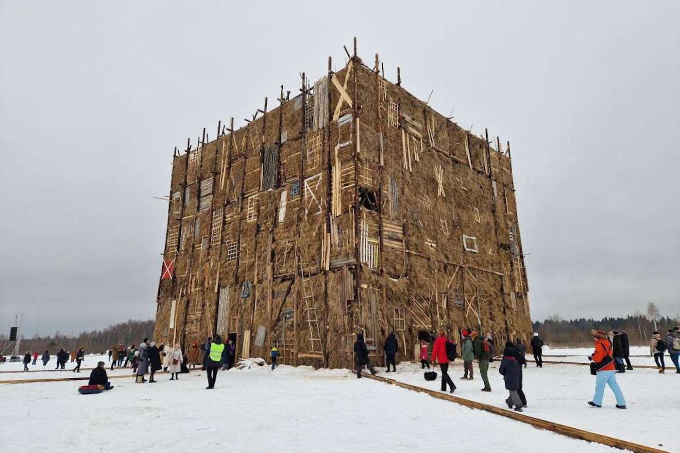 "Четвёртая стена".