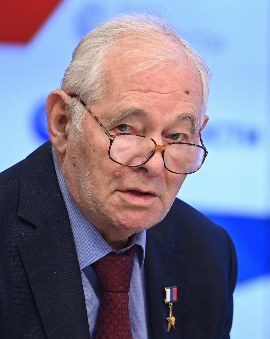 Стало известно о состоянии госпитализированного "Детского доктора мира" Леонида Рошаля