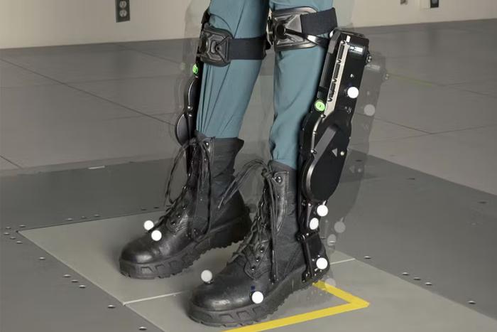 Учёные разработали новые экзоботинки, которые удержат, если вы споткнулись или поскользнулись