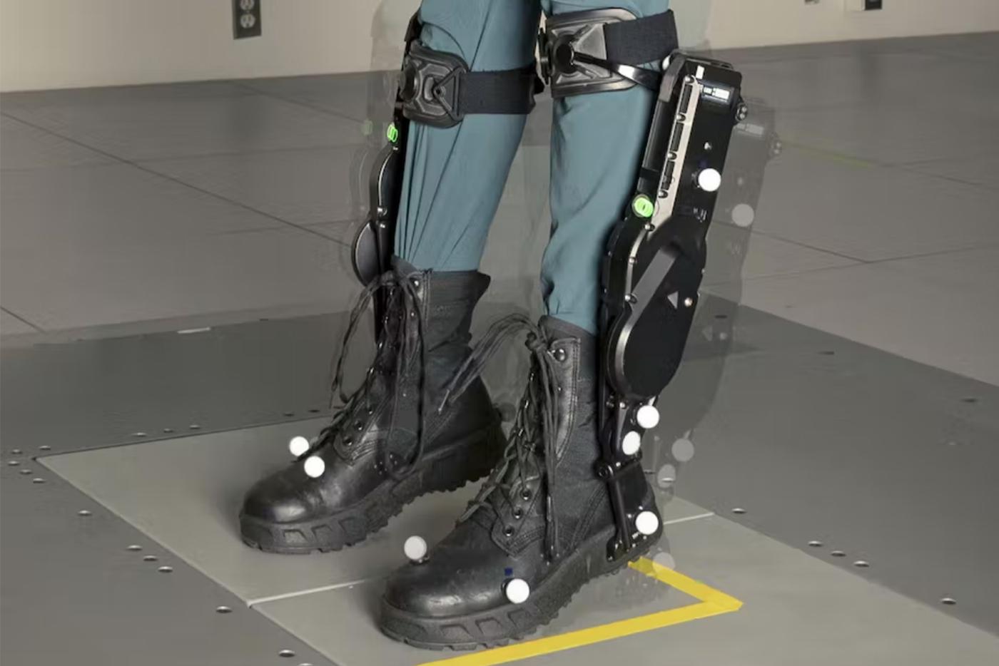 Учёные разработали новые экзоботинки, которые удержат, если вы споткнулись или поскользнулись