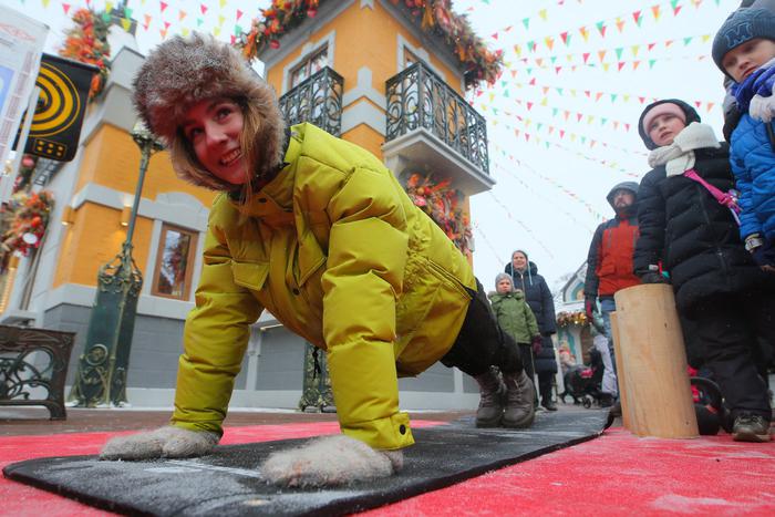 Блинов поели – и калории сгорели: как корреспондент и фотограф Metro рекорды на Масленице устанавливали