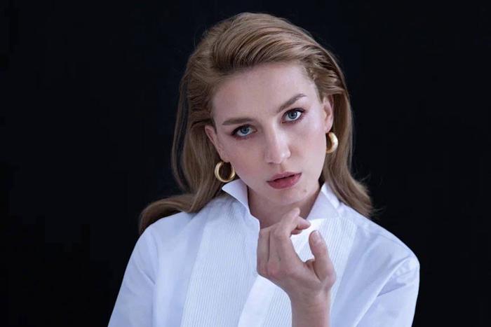 "В школе играла  кишечную палочку". Актриса Валерия Федорович рассказала о первых ролях и малой родине