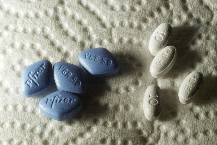 Россияне затоварились "Виагрой" после новости о приостановке её поставок в страну