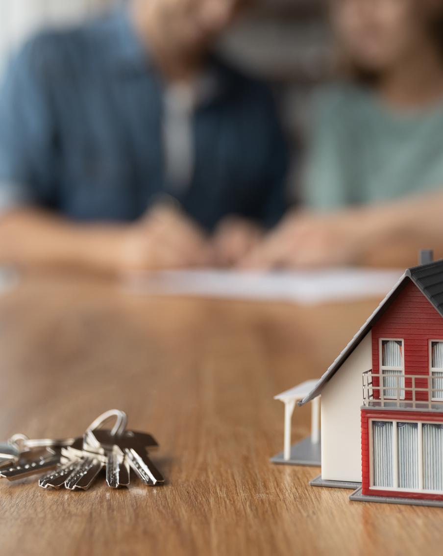 Поживём в халупах: банки более чем в 2 раза снизили ипотечное кредитование россиян