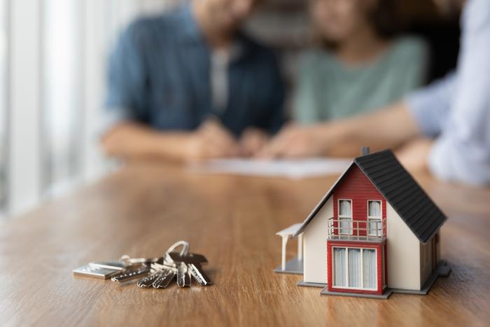 Поживём в халупах: банки более чем в 2 раза снизили ипотечное кредитование россиян