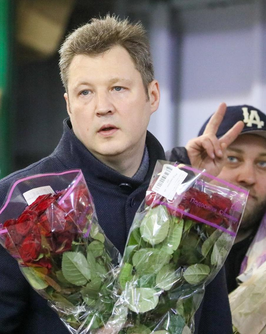 "За такой букет дэвушки что угодно сдэлают!" Как мужики покупали цветы на 8 Марта