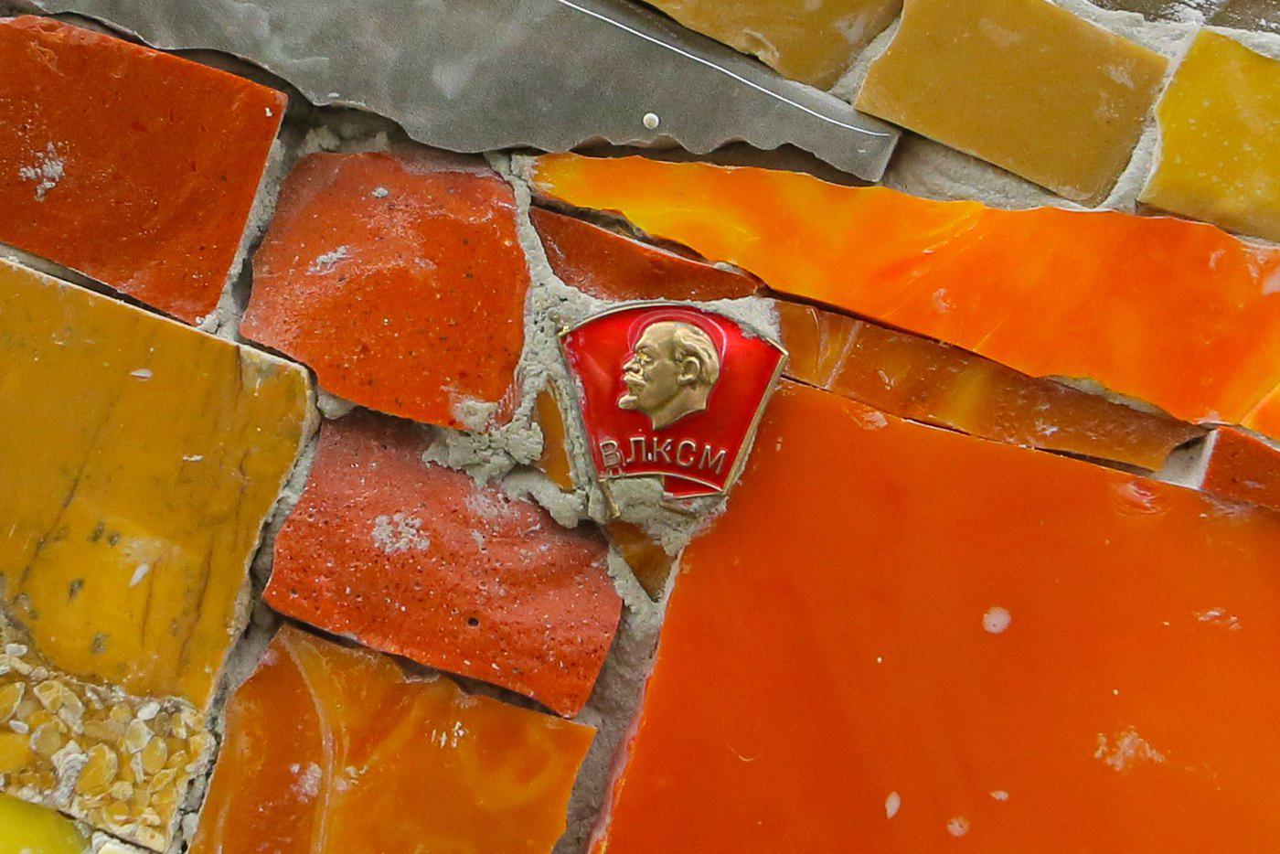 Советская символика – намёк на традицию советского метро