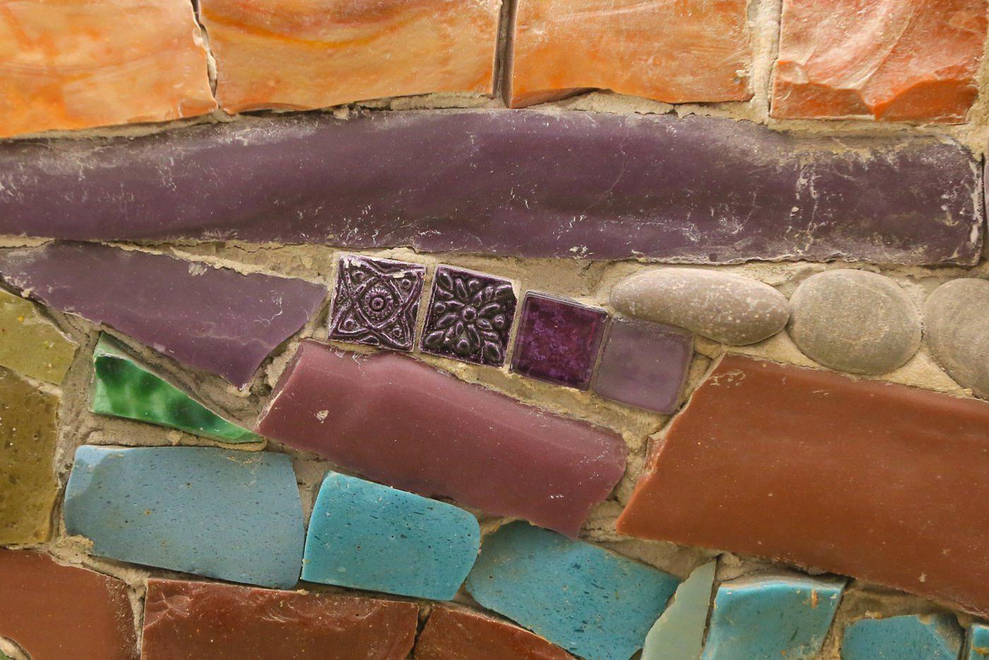 Здесь запрятаны самые разные элементы – никогда не угадаешь, что найдётся