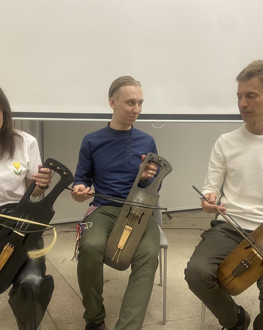 Журналист Metro узнал, что такое загадочный инструмент йоухикко, и даже попытался на нём сыграть