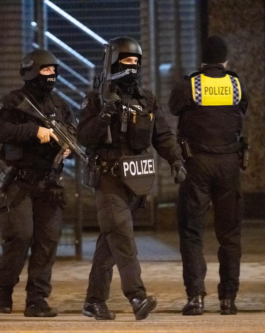 Полиция Гамбурга сообщила, что стрелявший по людям мужчина может быть мёртв