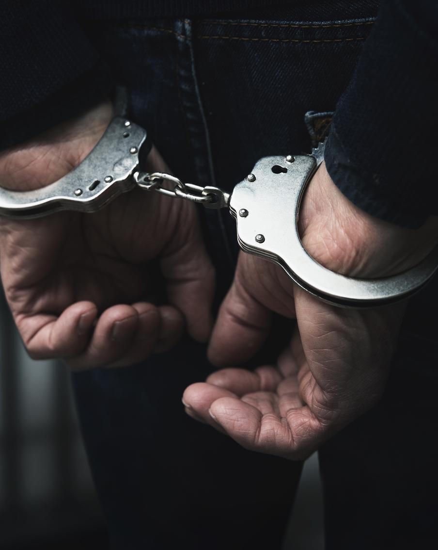 Мужчине, захватившему сына в заложники, предъявили обвинение