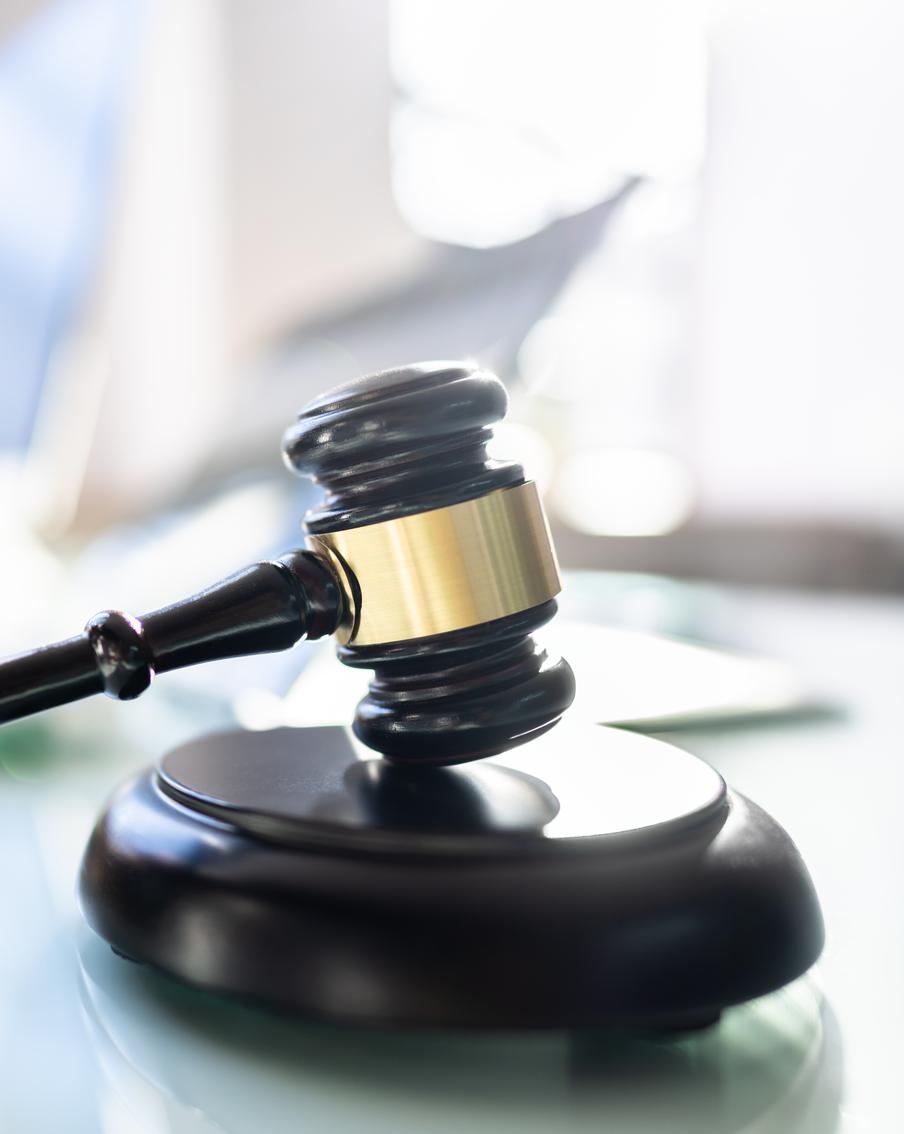 Мужчина, толкнувший подростка в метро, получил обвинение в покушении на убийство