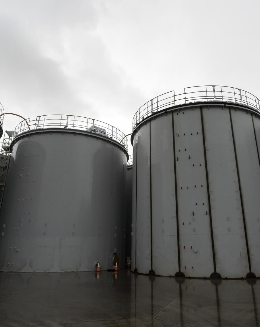 "Воду саму от себя не очистишь": эксперт о планах Японии слить радиоактивные отходы