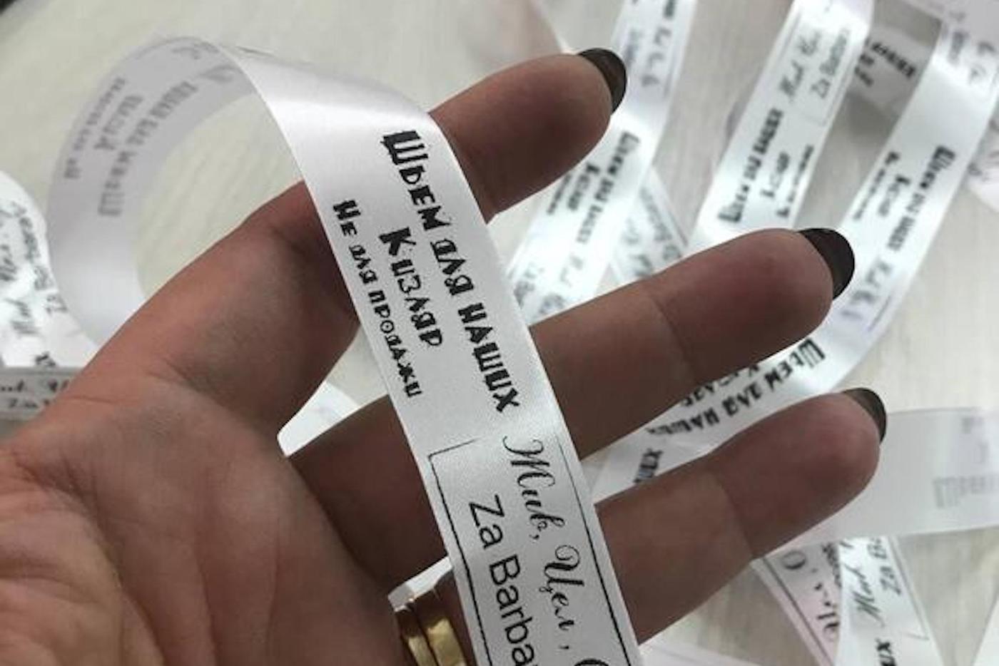 "Жив. Цел. Орёл": мать погибшего бойца шьёт одежду в память о сыне