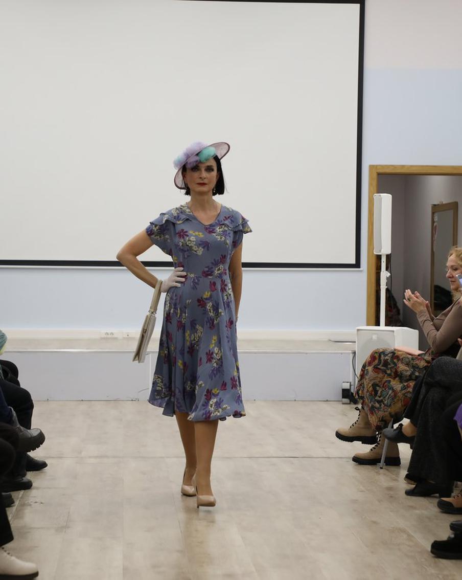 Советский шёлк снова вызывает интерес: "Модели без границ" показали более 50 разных платьев