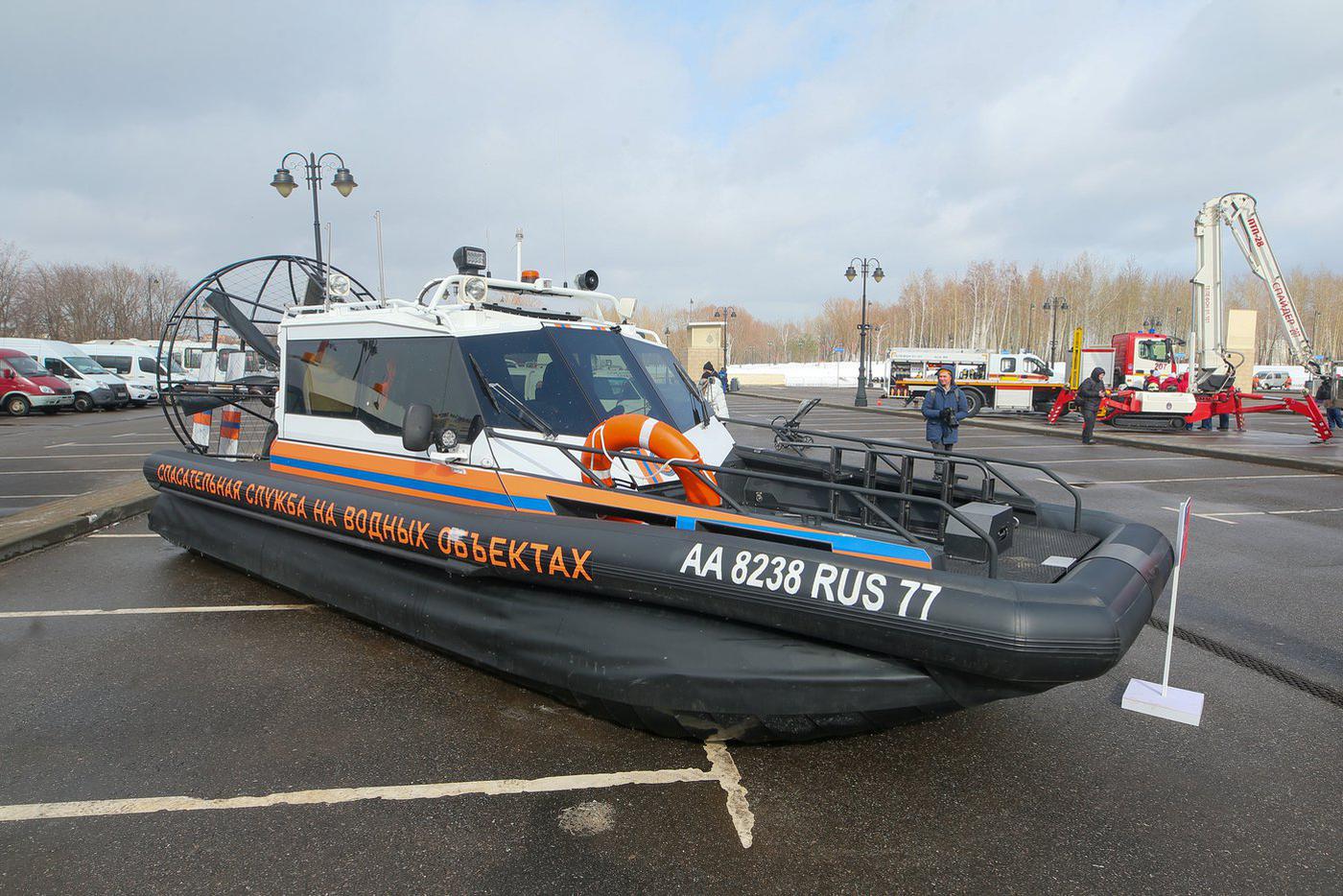Судно на воздушной подушке. Видели такие на Москве-реке?
