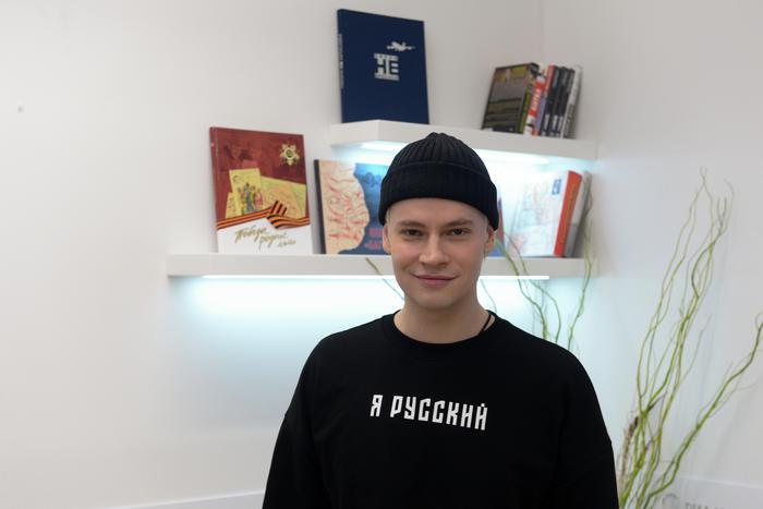 Певец SHAMAN пригласил мальчика-героя из Брянской области на свой концерт