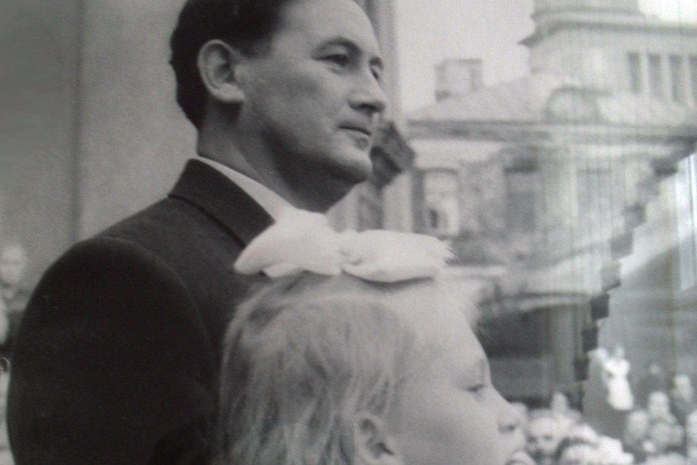 "Наш Жора был особенным". Московской школе хотят дать имя легендарного директора