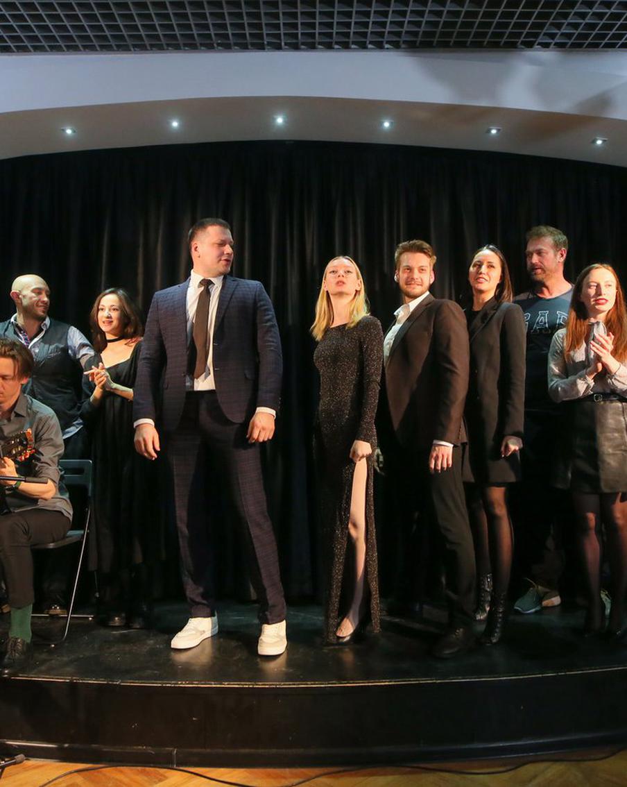 Драматический стендап или сходка богемы? Корреспондент Metro узнала, что такое "Высокая ПоПэзия"