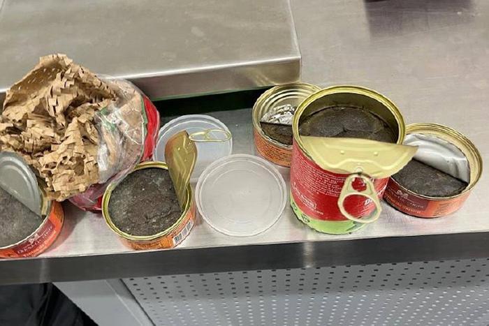 Наркотики прячут в консервах, а валюту – в котлетах: на что идут контрабандисты ради "запрещёнки"