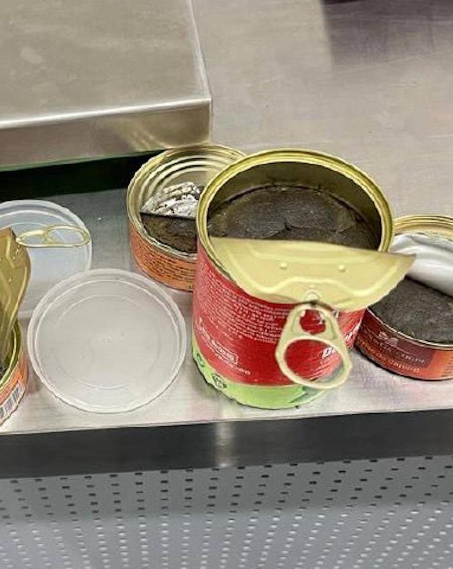 Наркотики прячут в консервах, а валюту – в котлетах: на что идут контрабандисты ради "запрещёнки"