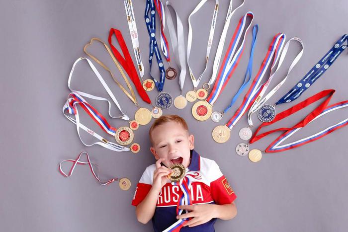 Первоклассник из Москвы поставил несколько рекордов по плаванию, первый из них – в годовалом возрасте