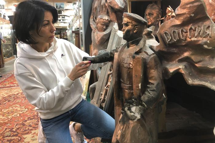 Наследие скульптора Абалакова хотели выбросить на помойку