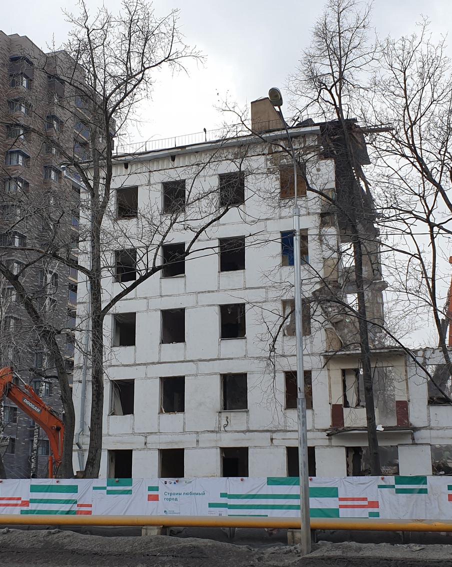 100 за 200: вместо двух старых снесённых по программе реновации домов появится одна жилая многоэтажка