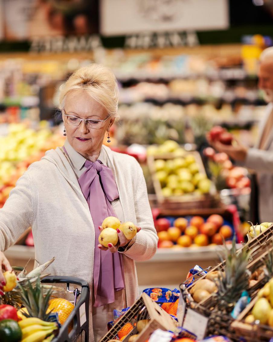 Старость в радость: пенсионерам ходить в супермаркеты стало выгоднее на 15%