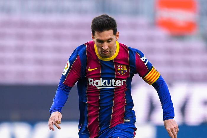 Президент Ла Лиги заявил, что сейчас невозможно вернуть Месси в "Барсу"