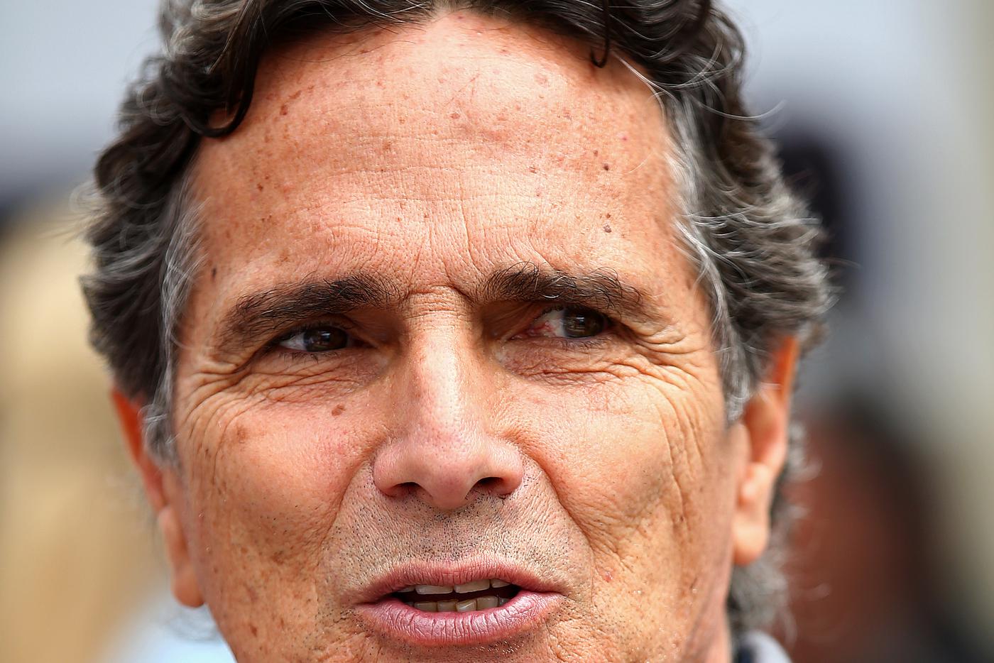 Трёхкратного чемпиона "Формулы-1" Пике оштрафовал суд