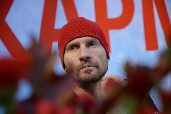 Авербух рассказал, что состояние здоровья Костомарова начинает улучшаться