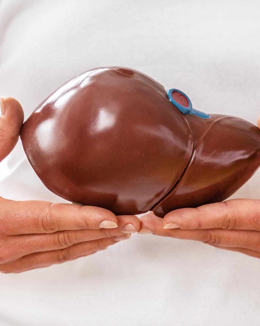 У пациентов с ожирением печени особая походка. При серьёзной стадии заболевания появляются симптомы болезни Паркинсона