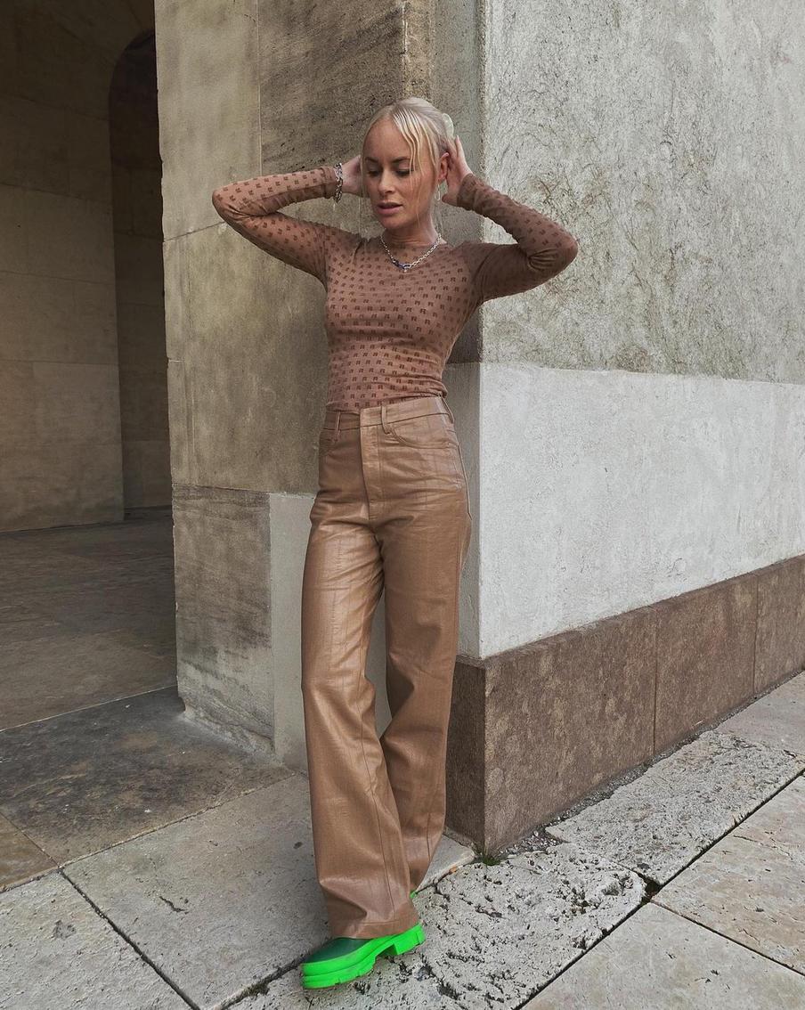 Широкие брюки.