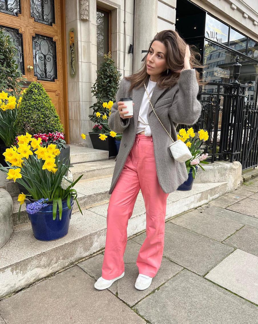 Брюки с высокой посадкой.