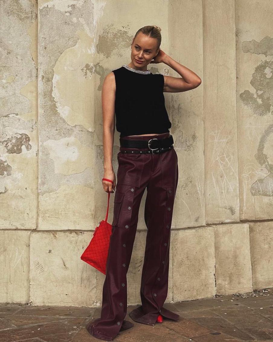 Расклешённые брюки.