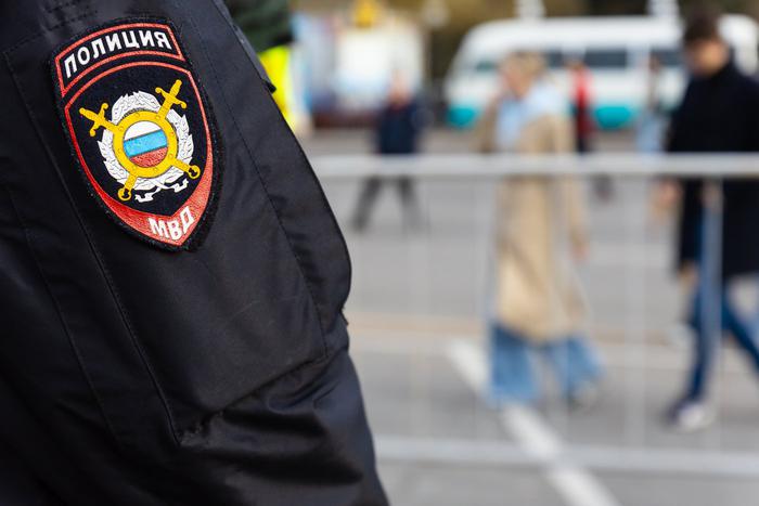 СМИ: Мужчина открыл стрельбу в одном из столичных банков